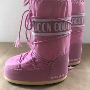 NWT Moon Boot size 31-34 European size